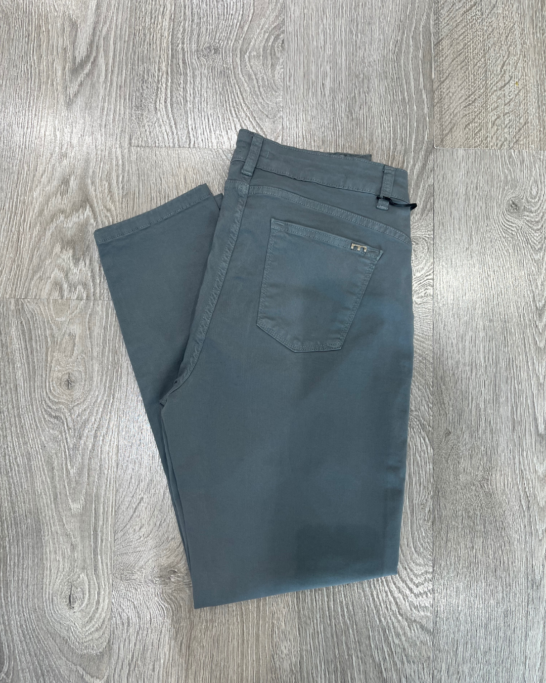 Pantalone slim grigio
