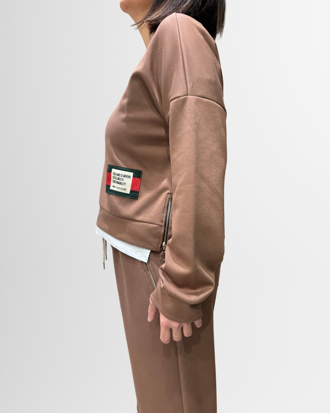 Felpa marrone con zip laterali