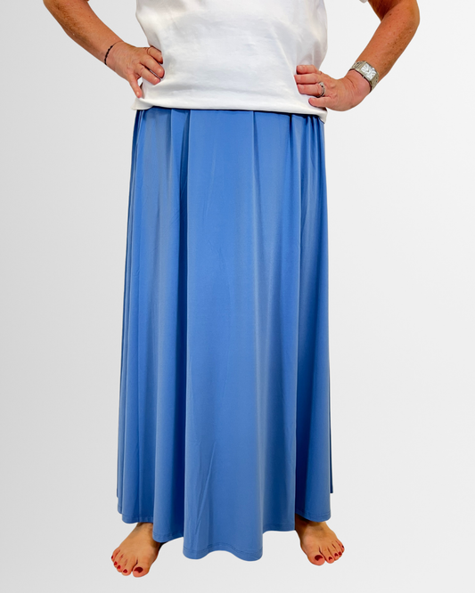 Gonna azzurra fluida