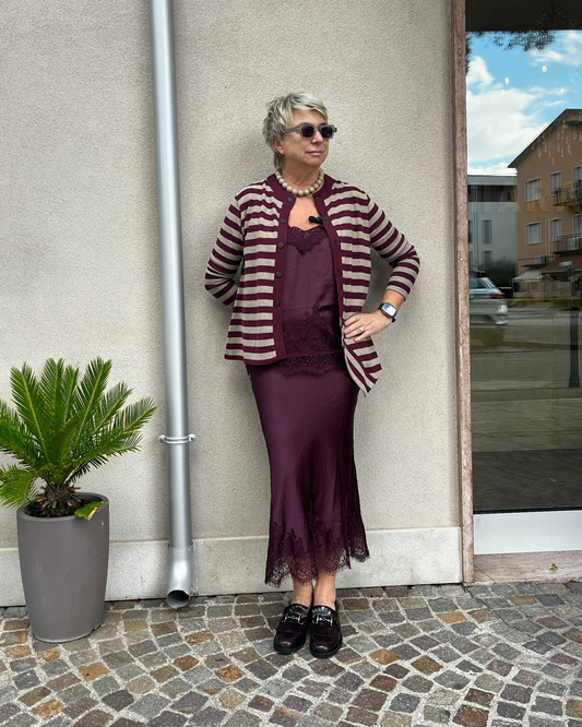 Gonna raso con pizzo bordeaux