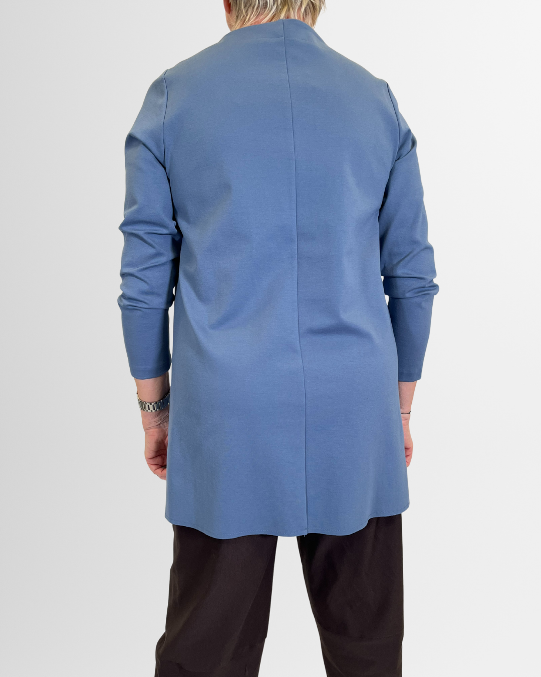 Casacca azzurra asimmetrica