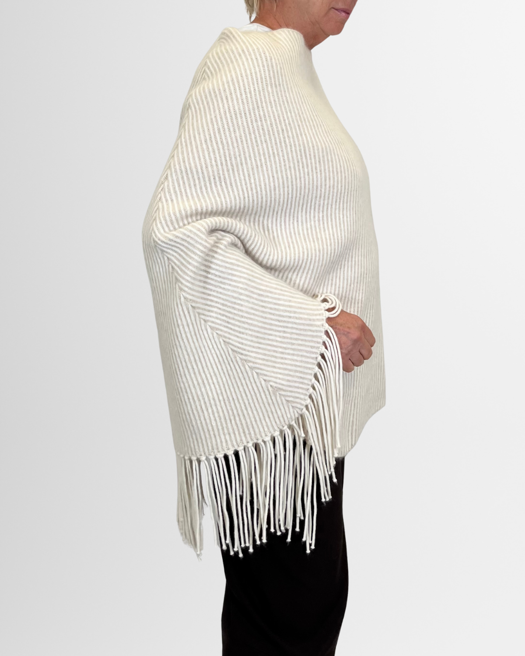 Poncho lana con frange